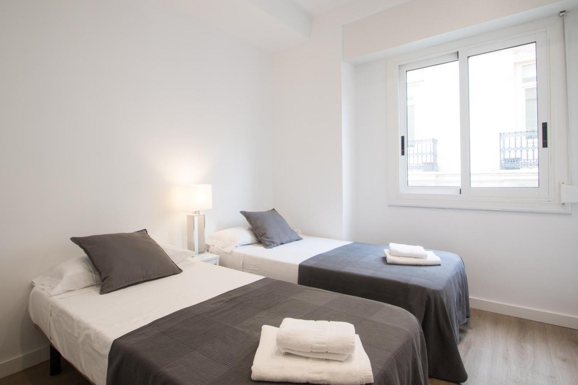 4 Bedroom/3 Baths W/ Ac In Near Beach! Alicante Exterior foto
